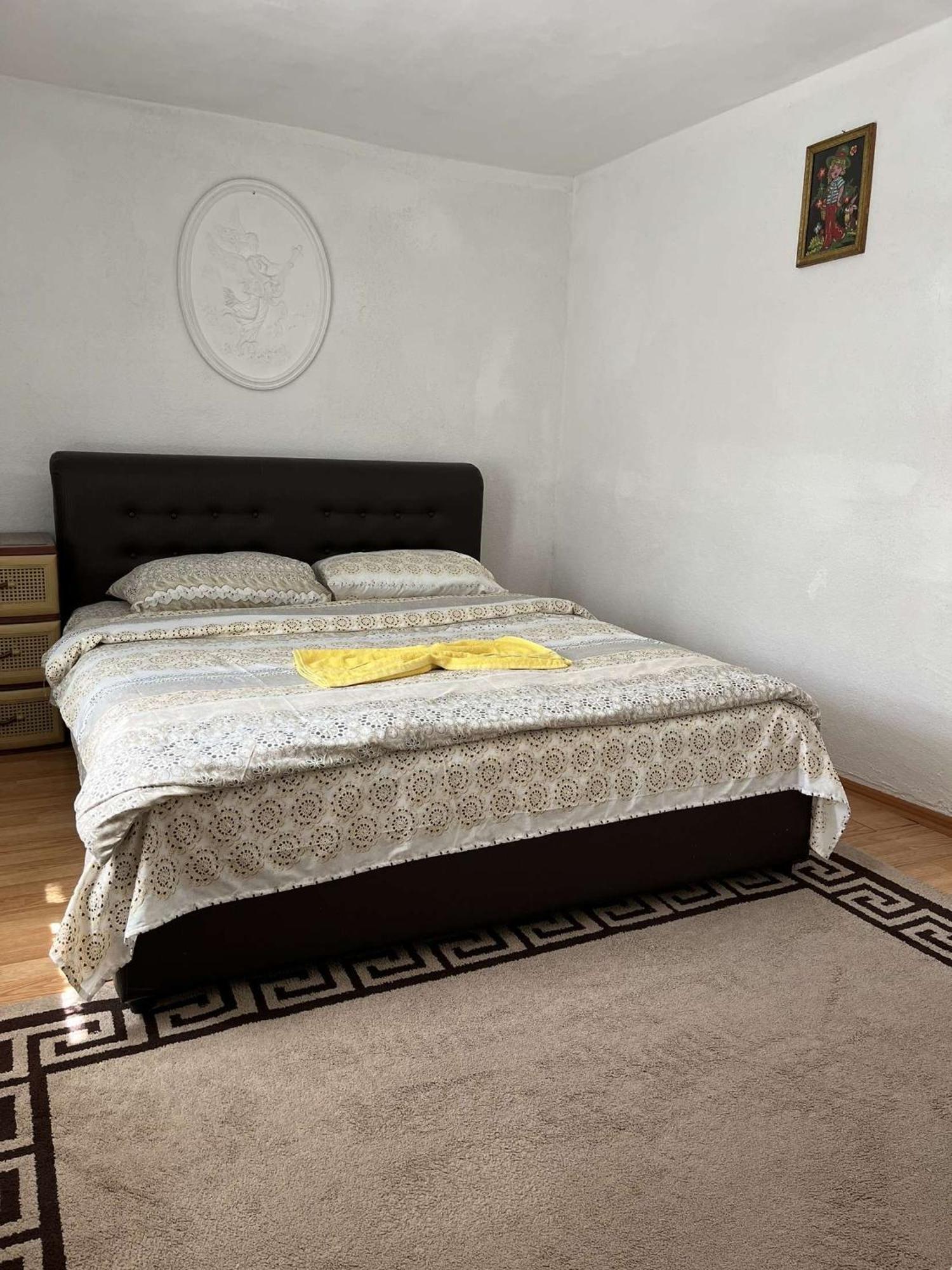 Guest House Guri Vuthaj Exterior foto